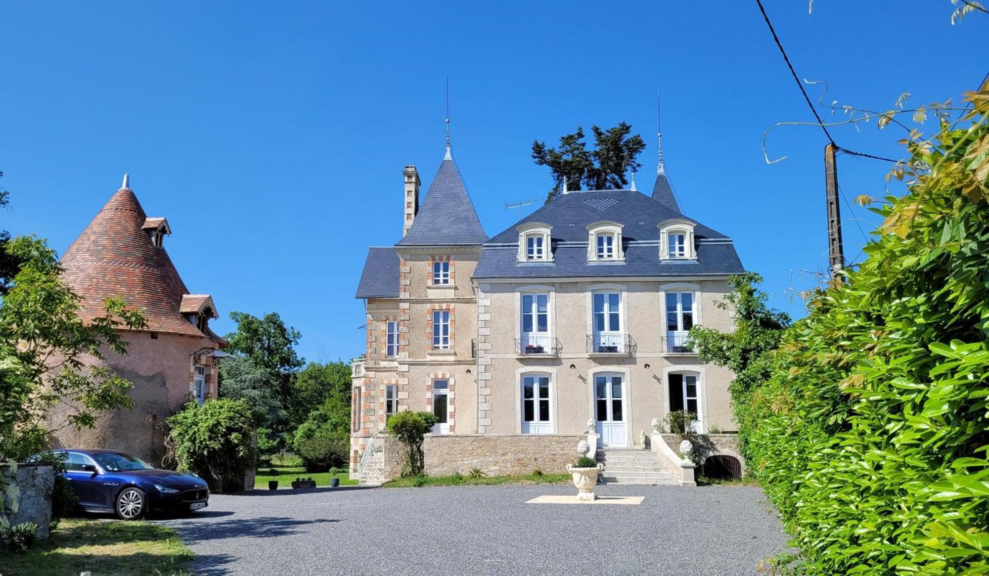 Villa Saint Pierre La Trimouille Exterior photo