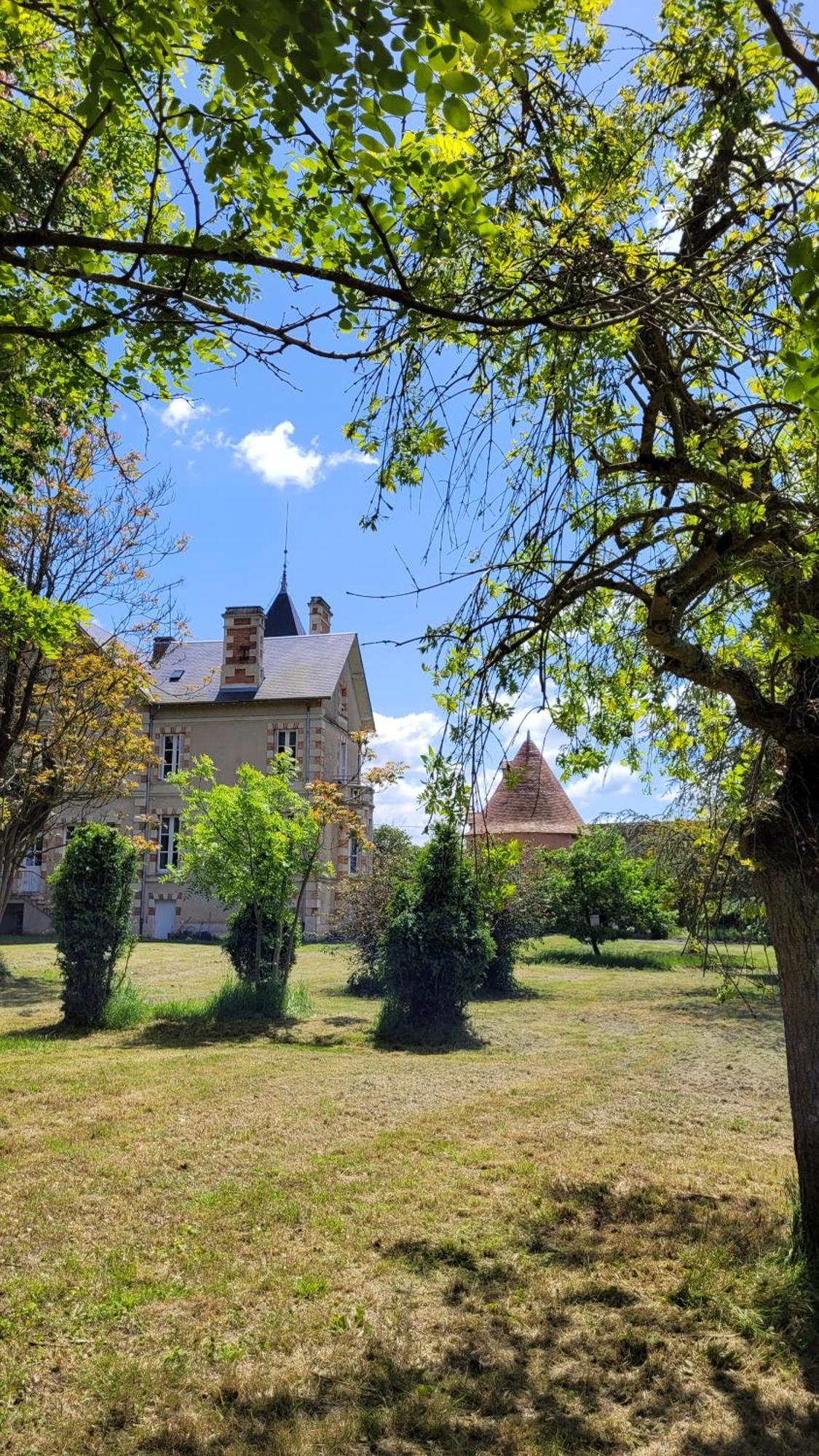 Villa Saint Pierre La Trimouille Exterior photo